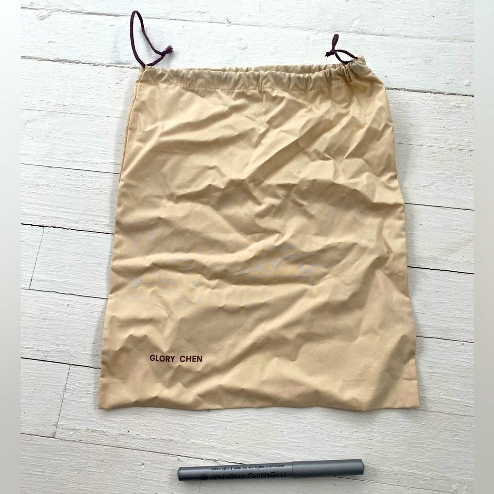 Glory Chen dust bag